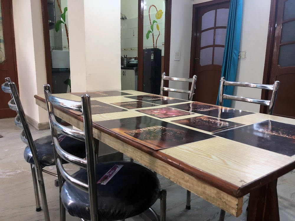 Utsav Bed & Breakfast 19/23