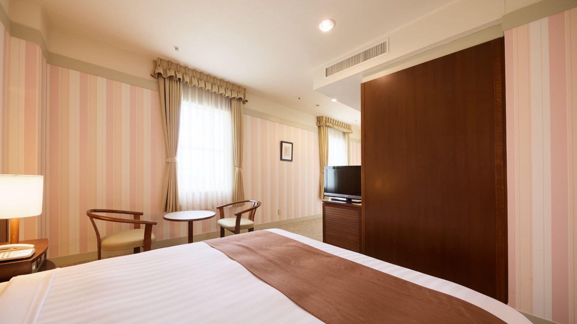 Room, Double Bed, Mountain View, Ocean View, Unit Bath