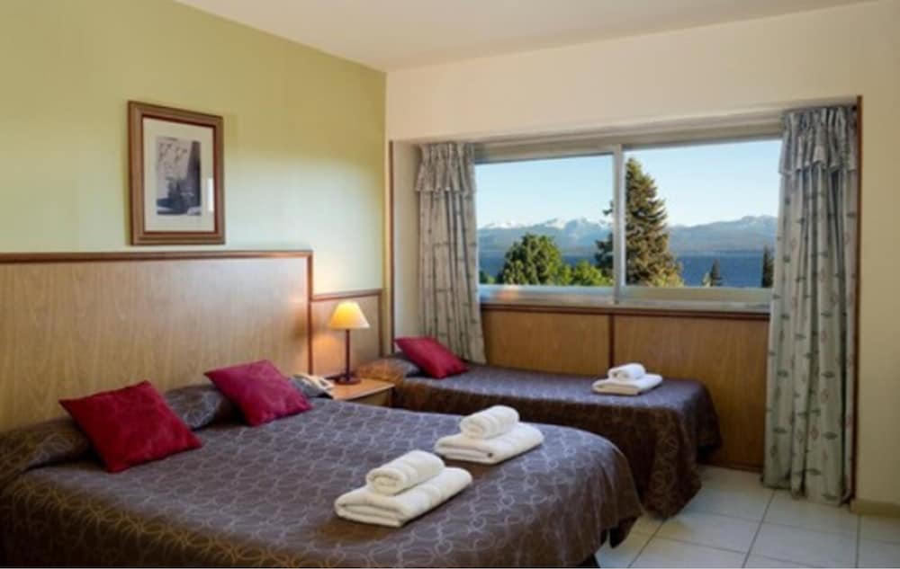 ROOM, TRIPLE