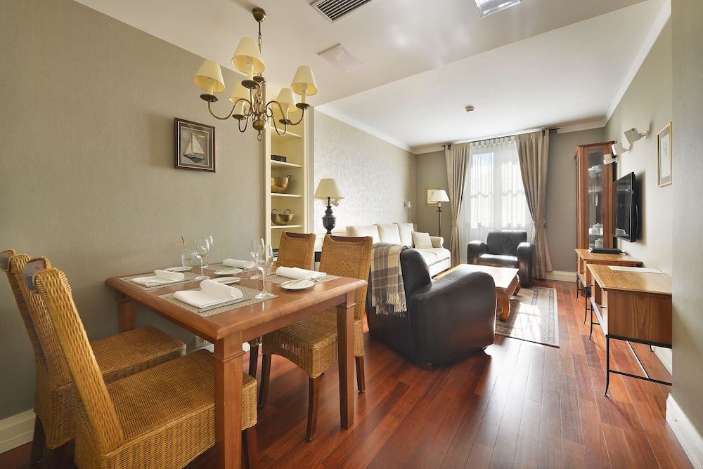 Marrol S Hotel 30/46