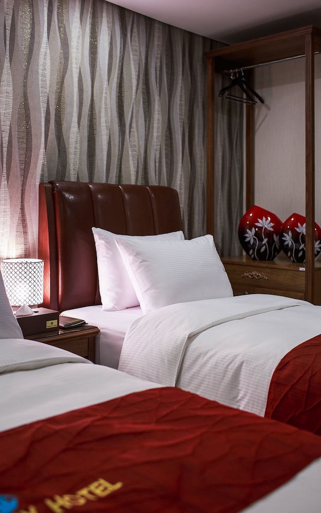 Harmony Hotel 33/55