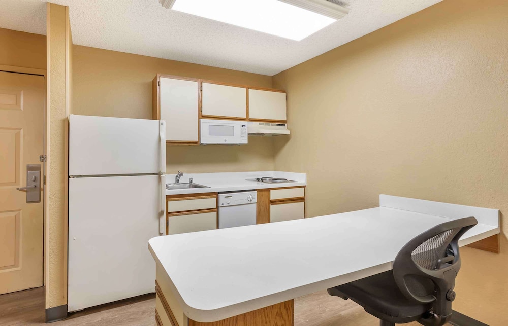 Extended Stay America-Denver-Tech Center S-Greenwood Village 23/48