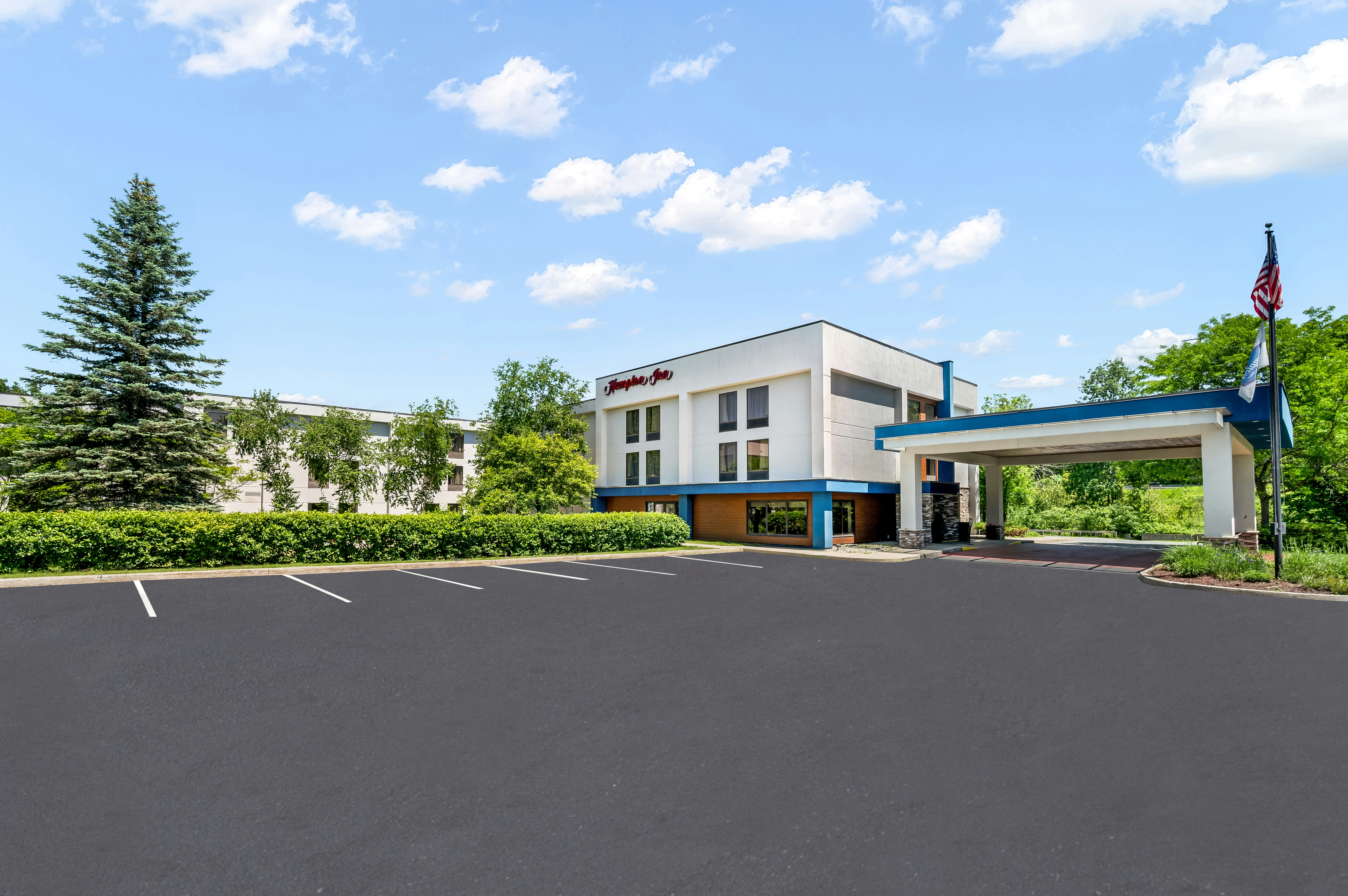 Hampton Inn White River Junction 74/81