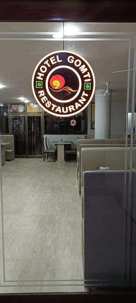 Hotel Gomti 6/40