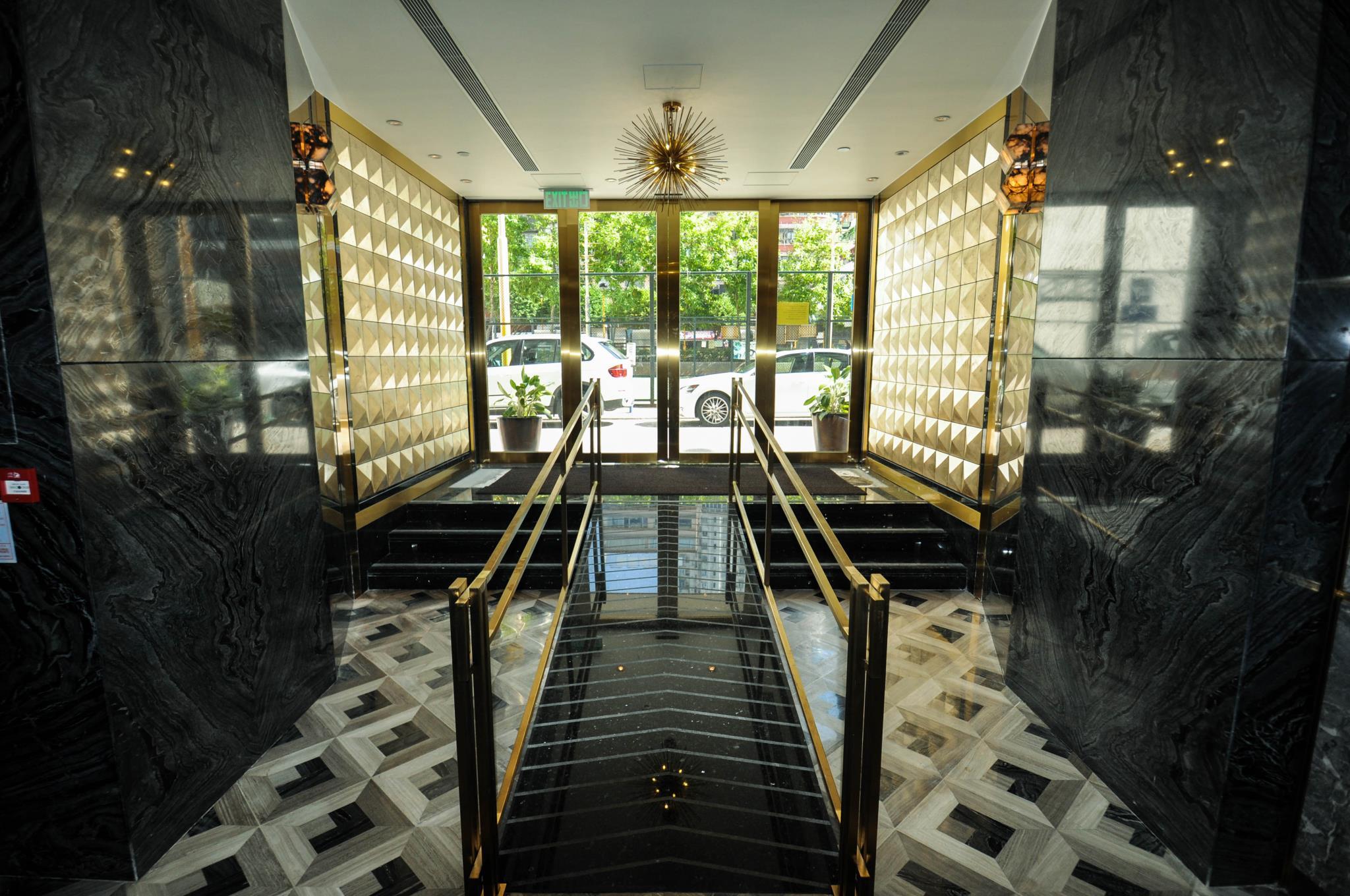 Kings Hotel 27/41