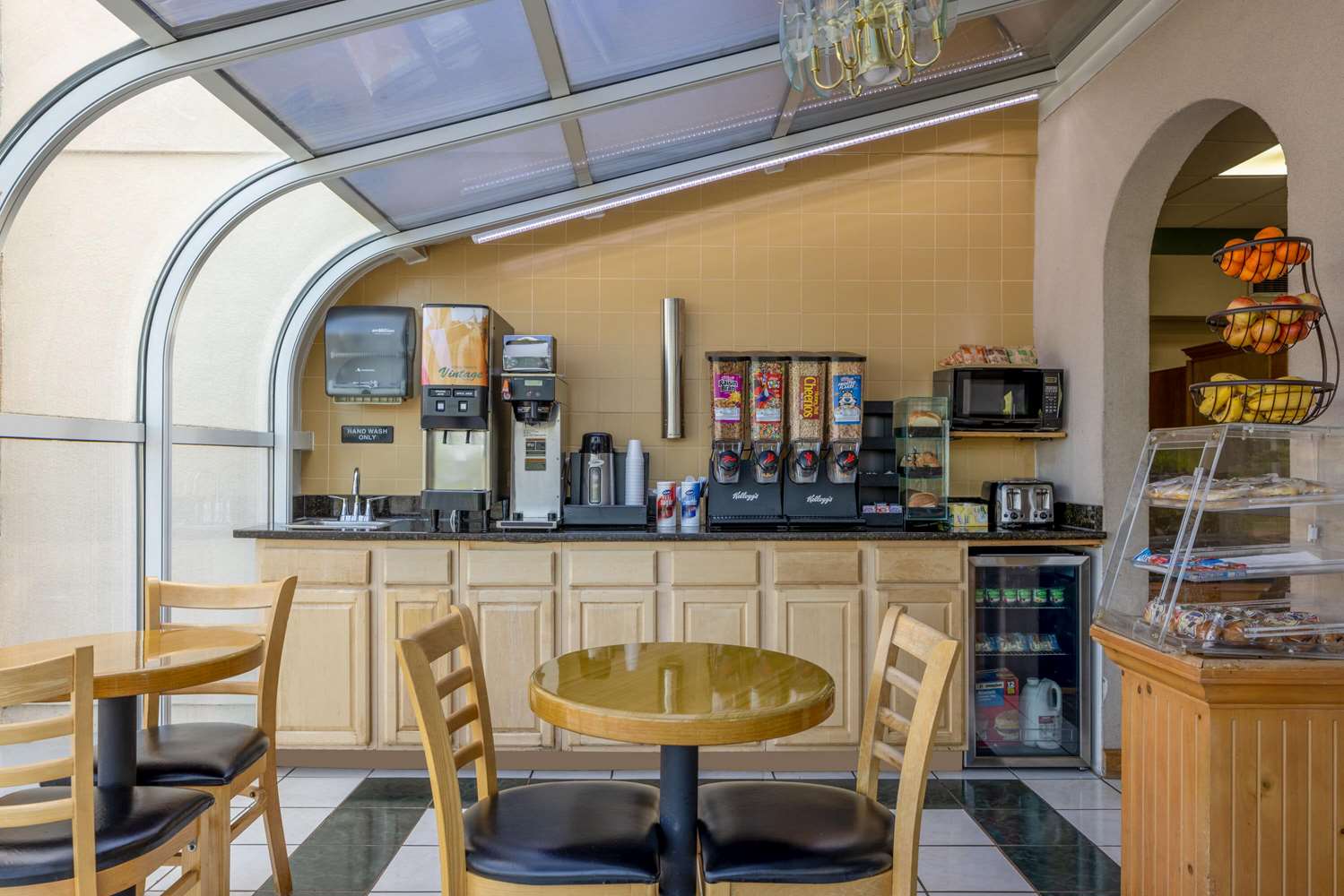 Super 8 by Wyndham McDonough GA 14/19