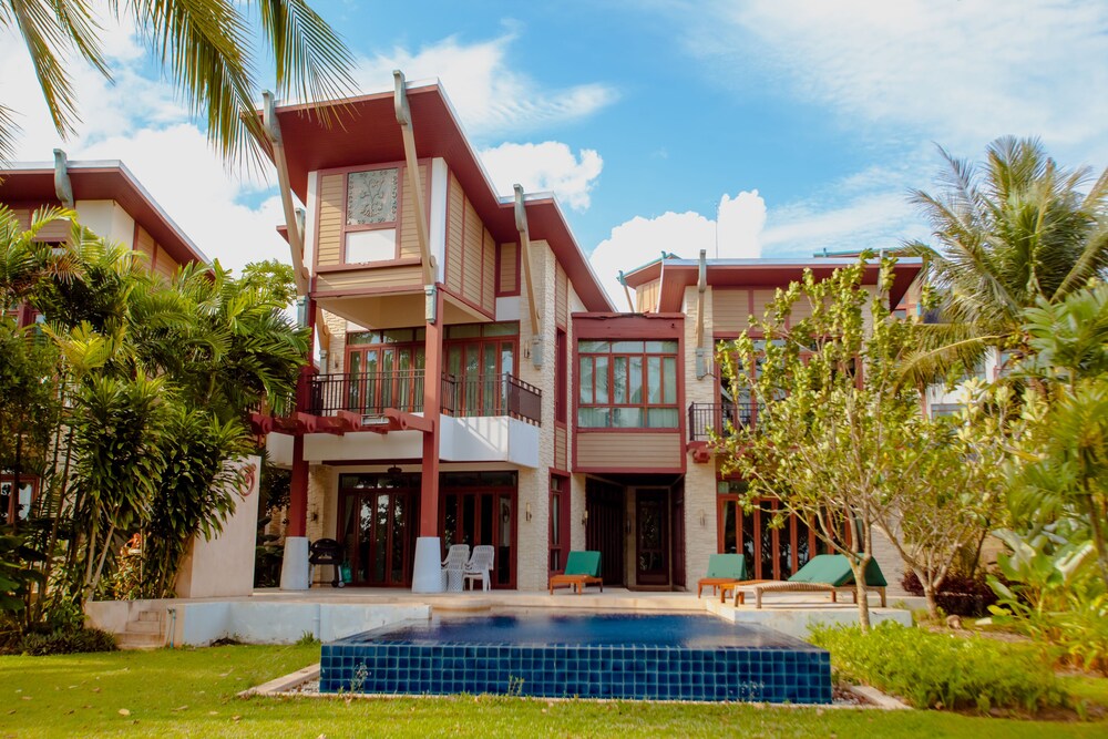 Amatapura Beach Villa 12 1/57