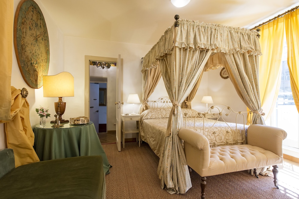 RESIDENZA RUSPOLI BONAPARTE 20/50