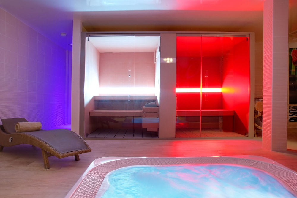 swimming pool spa