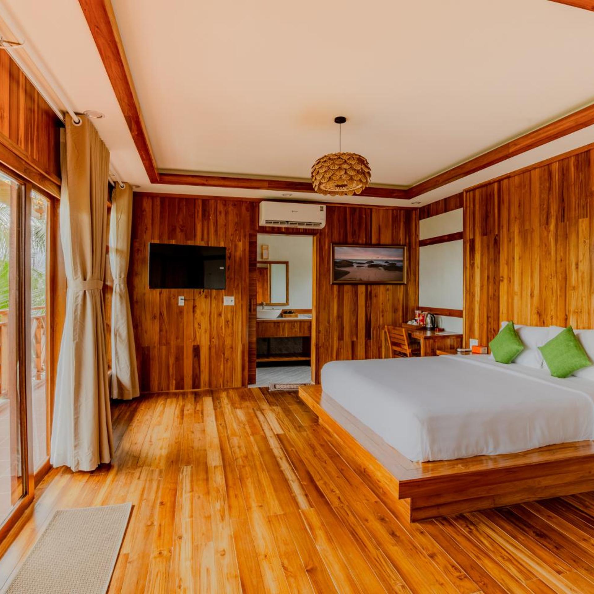 Rocks Beach Boutique Bungalows 12/80