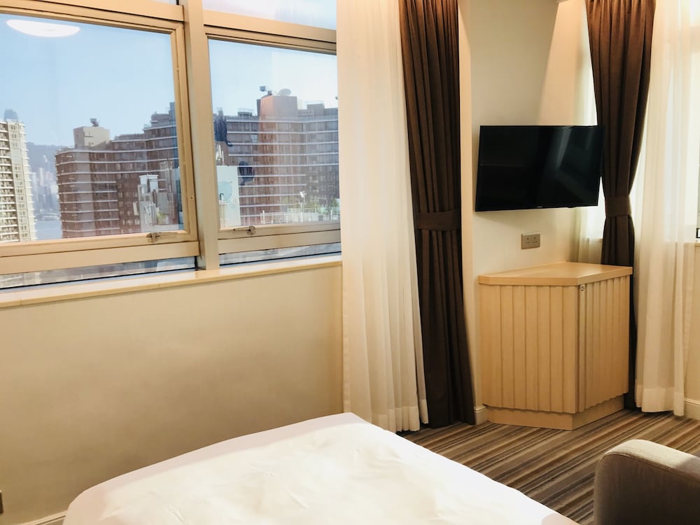 West Hotel 13/30