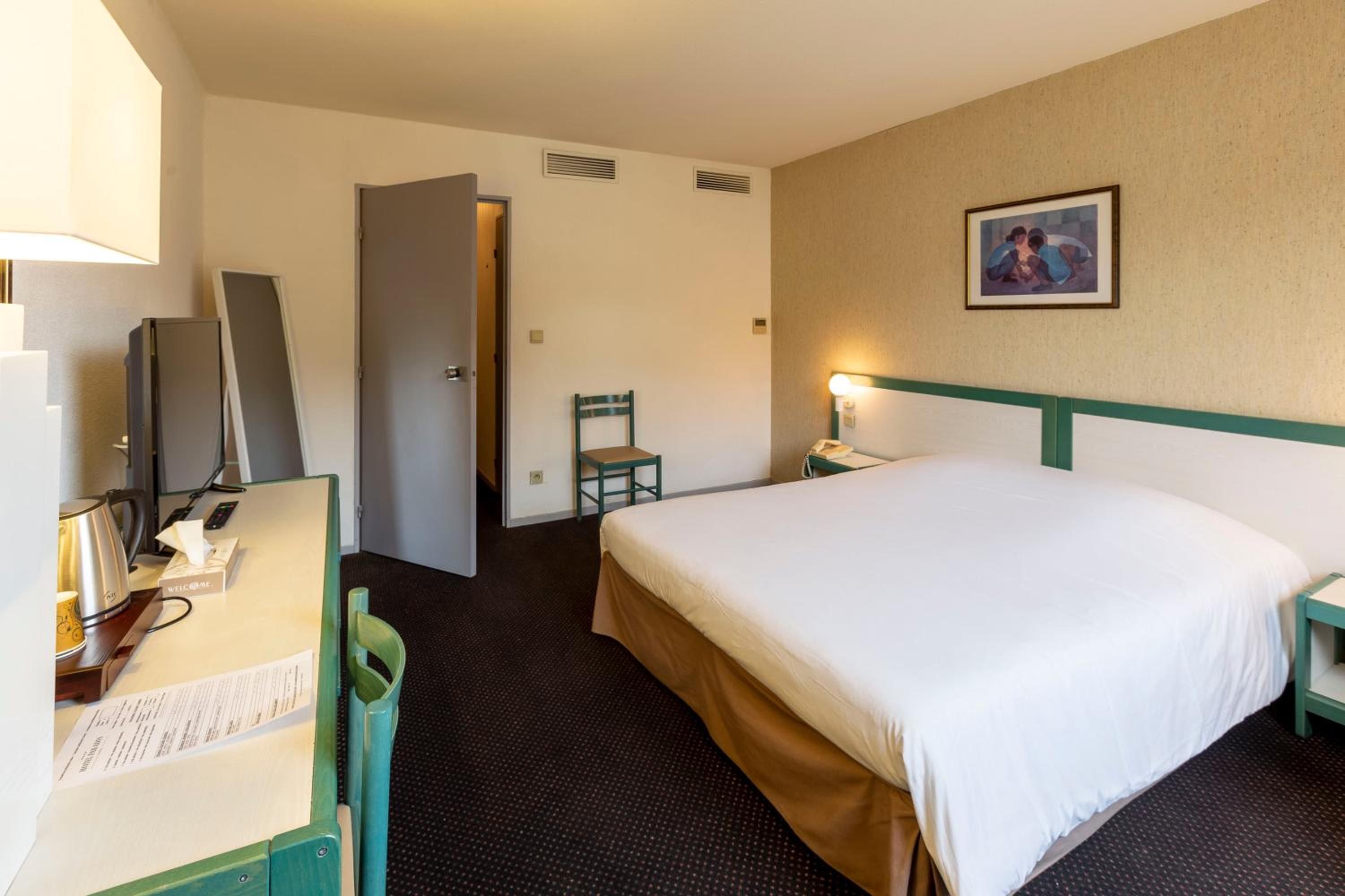 غرفة سوبيريور بسرير كينج، Hotel Paradis De Lourdes 6/10