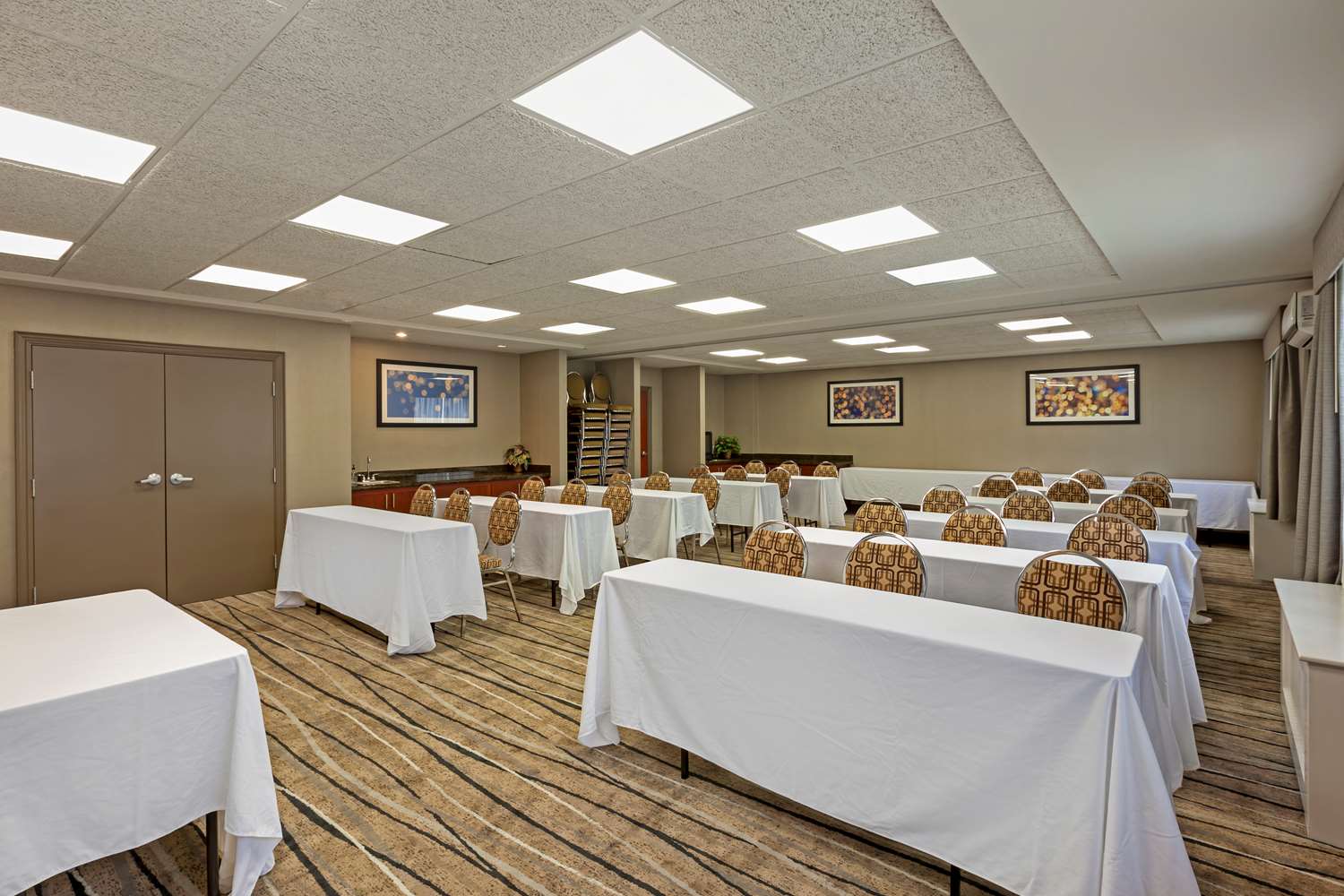 Best Western Plus Burlington Inn and Suites 4/21