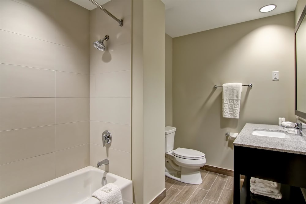 Best Western London Airport Inn Suites 17/53