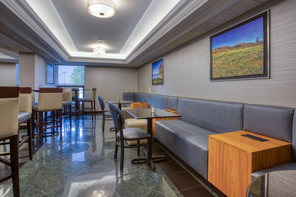 Drury Inn and Suites St Louis Fairview Heights 37/50
