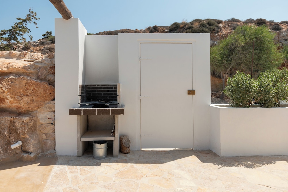 Krios Luxury Suites 1/50