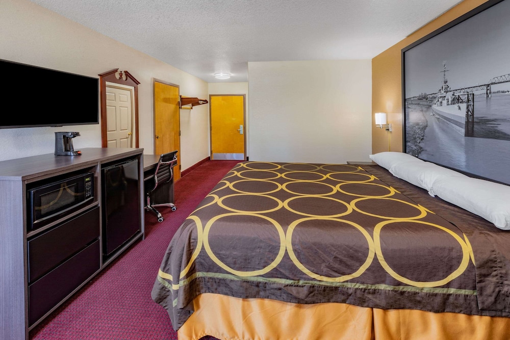 Super 8 by Wyndham Kinder/Coushatta near Casino 15/38