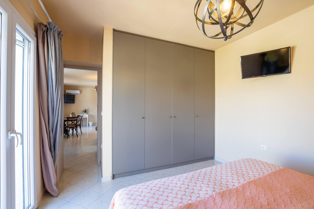 Elaia Villas 33/72