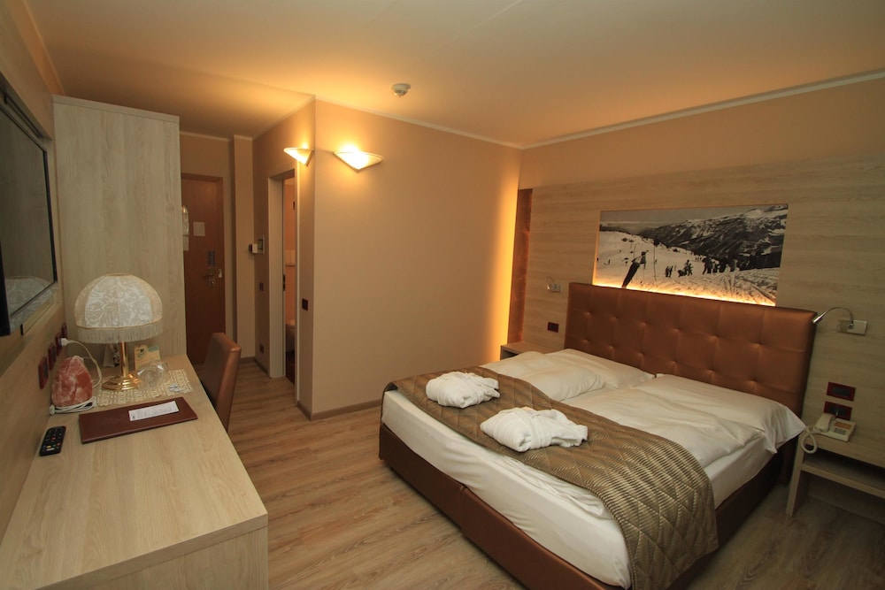 TEVINI DOLOMITES CHARMING HOTEL 36/56