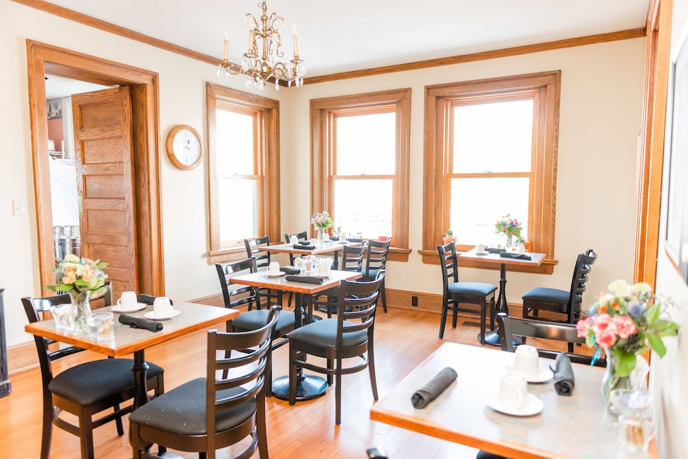 Inn at 835 Boutique Hotel 37/50