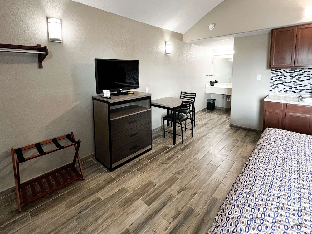 Blue Wave Inn 32/50