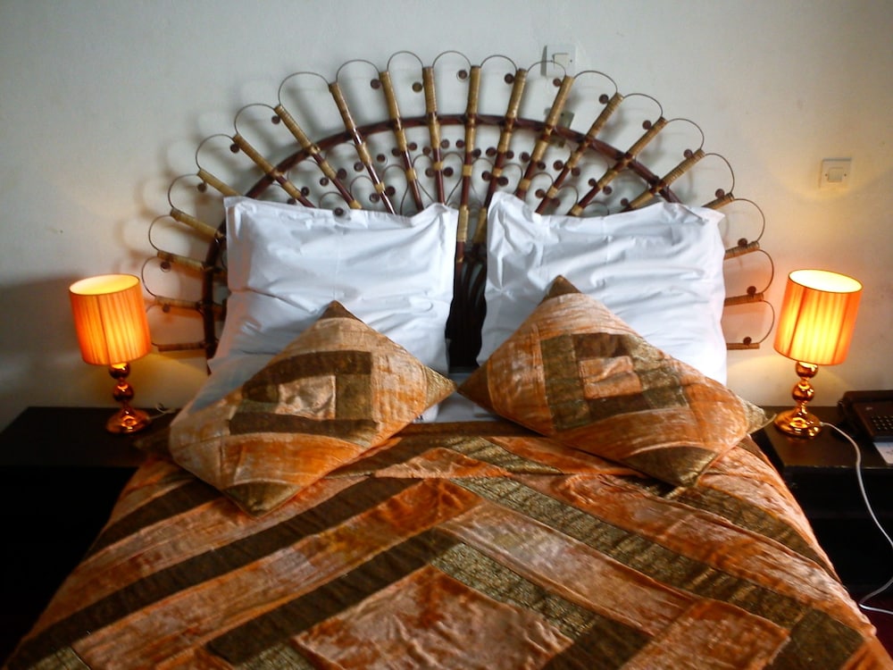 HOTEL AZUR 12/22