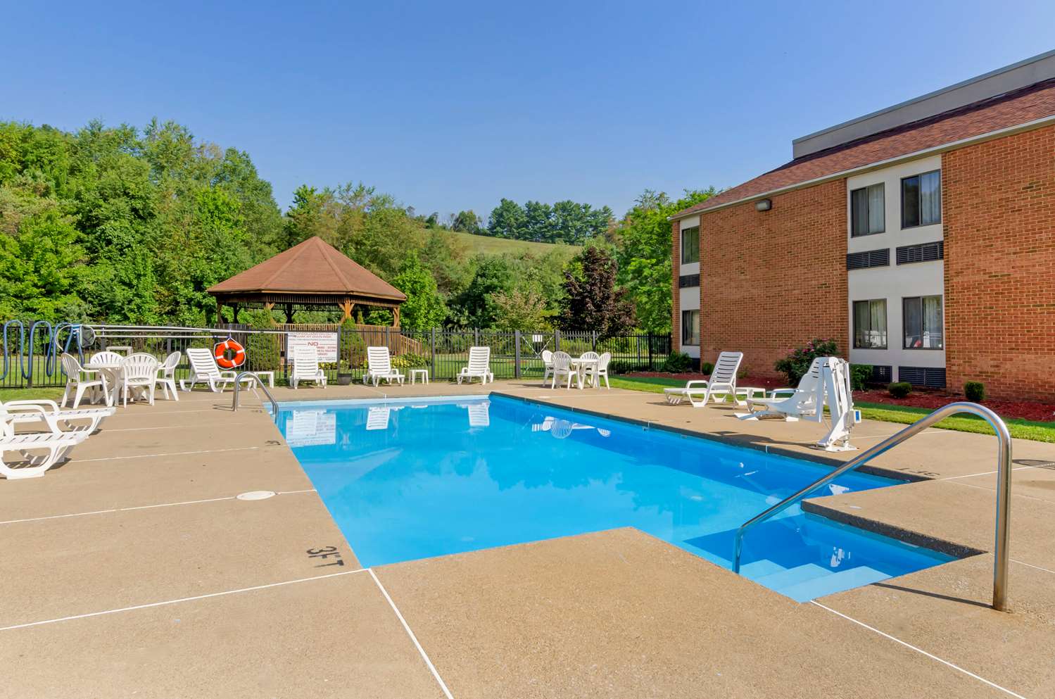 Comfort Inn Bluefield, VA 20/39
