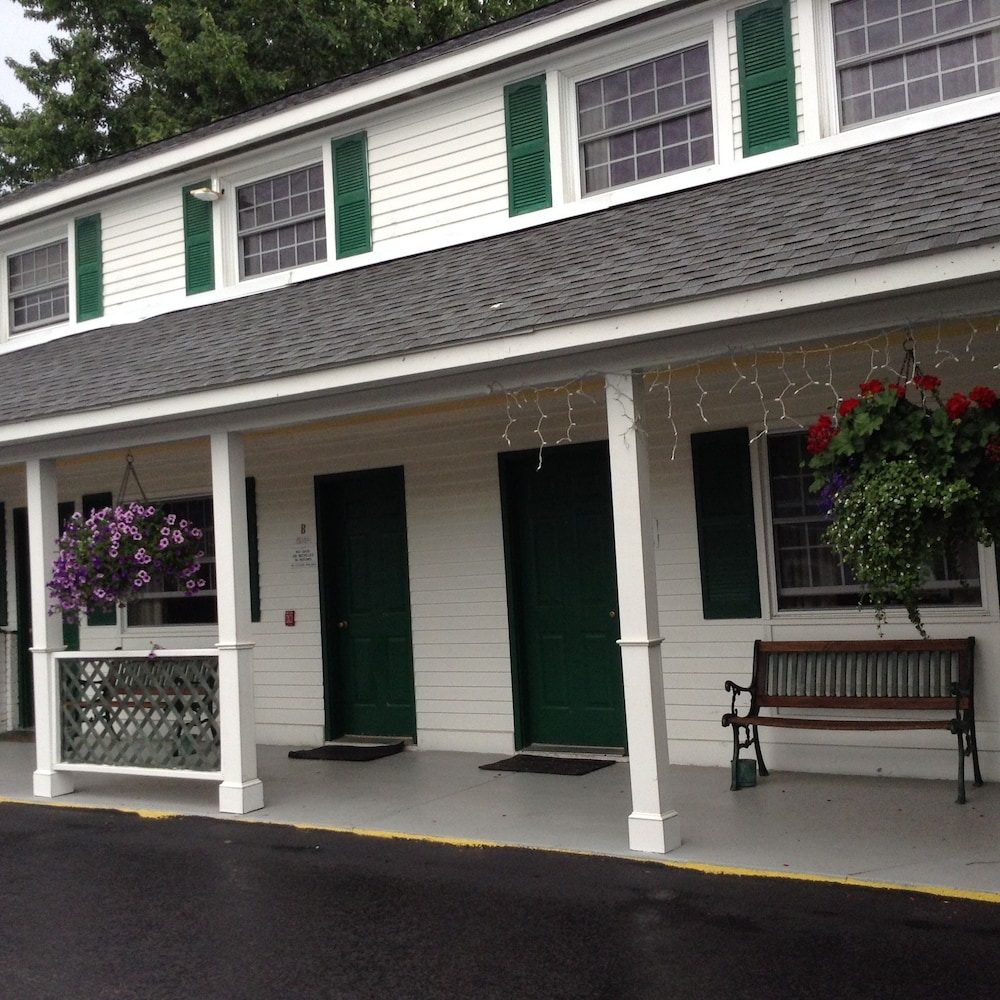 Briarcliff Motel 1/30