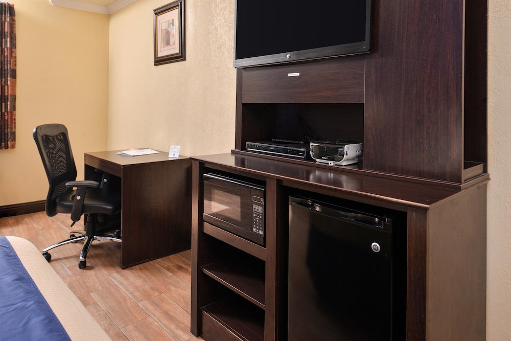 Americas Best Value Inn Medical Center Downtown 30/36