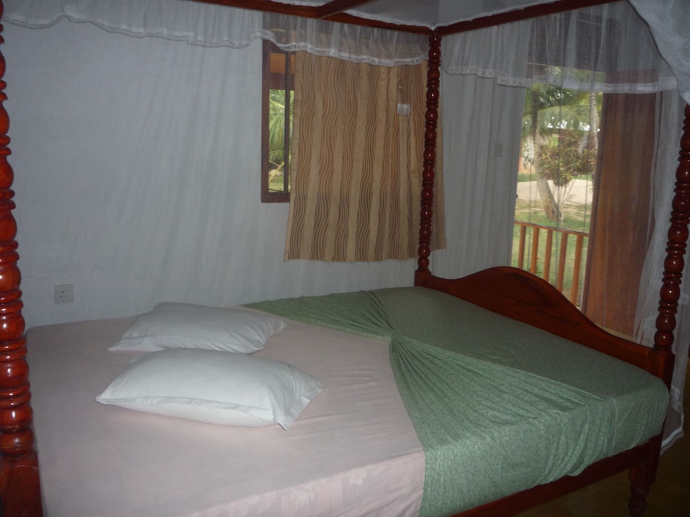 1 BEDROOM, ROMANTIC, BUNGALOW, LAGOON VIEW