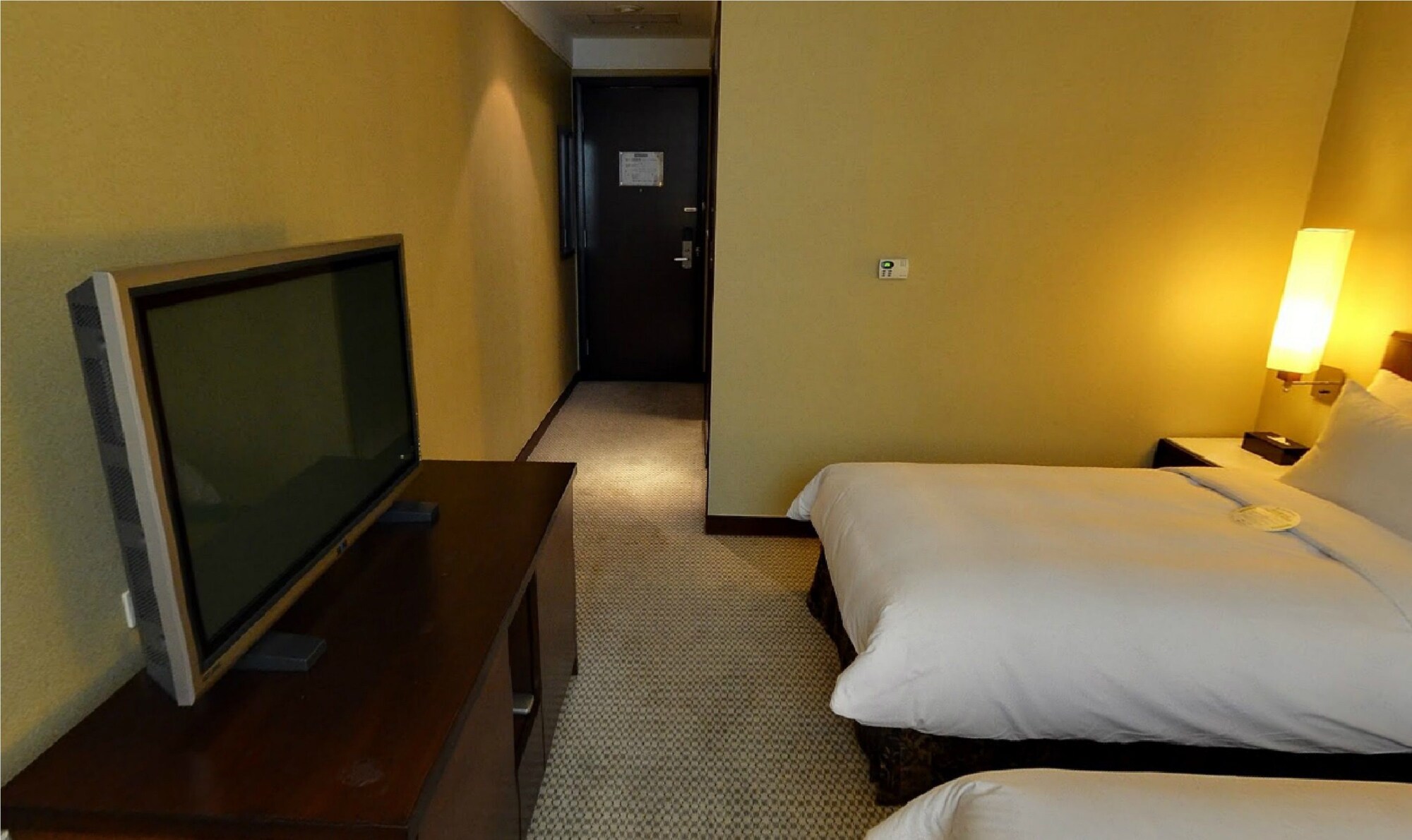 ROOM, TWIN BEDS