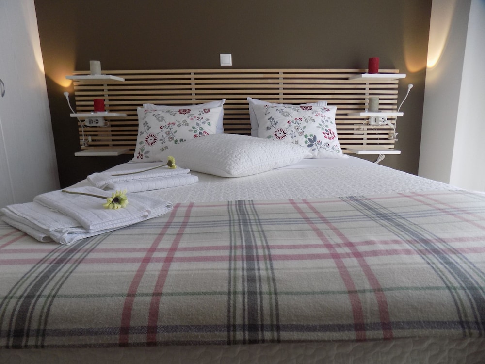 Deluxe, Flat, Apartment, 1 King and 1 Single Beds