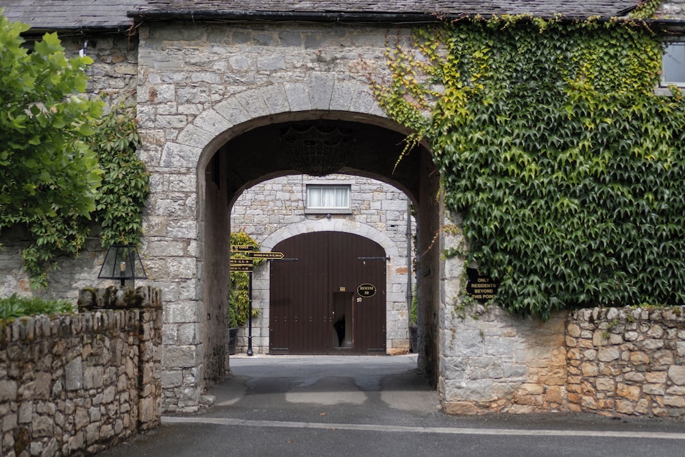 Cabra Castle Hotel 45/50