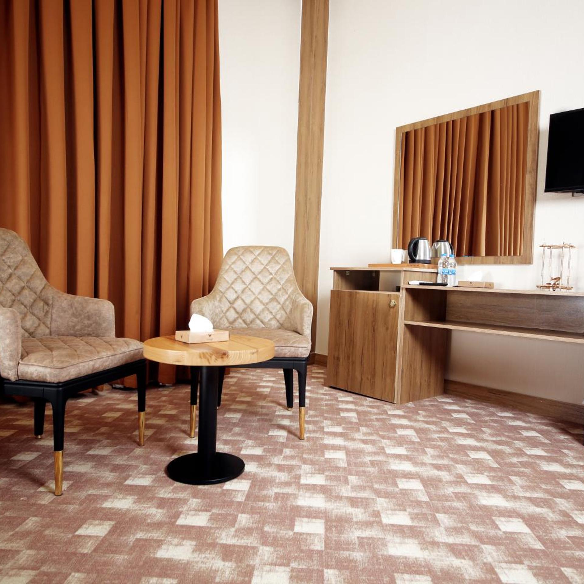 Yarmouk International Hotel 69/75