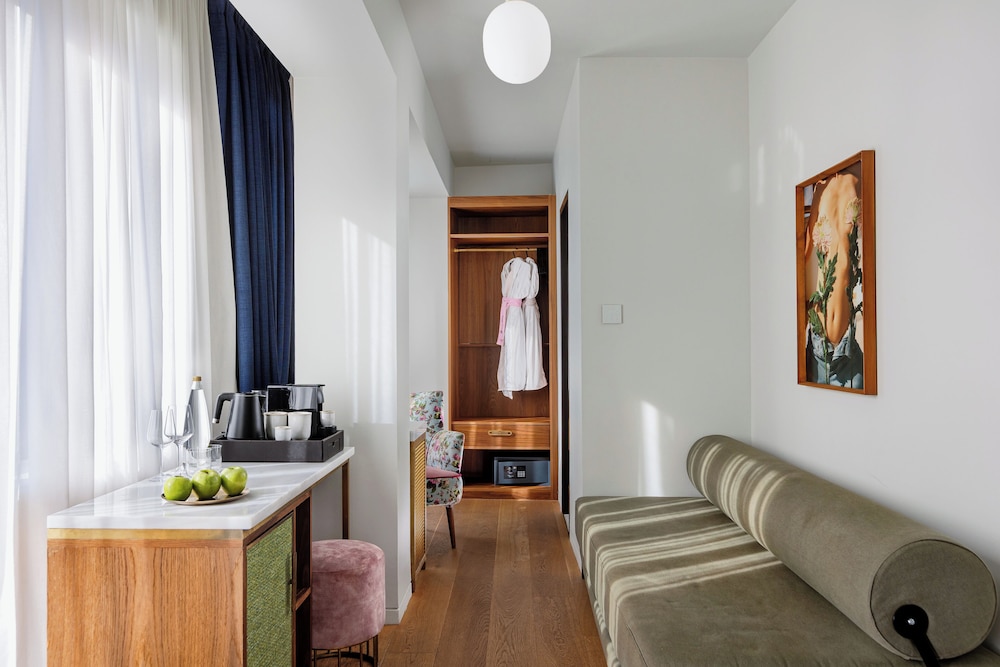Gatsby Athens Hotel 47/69