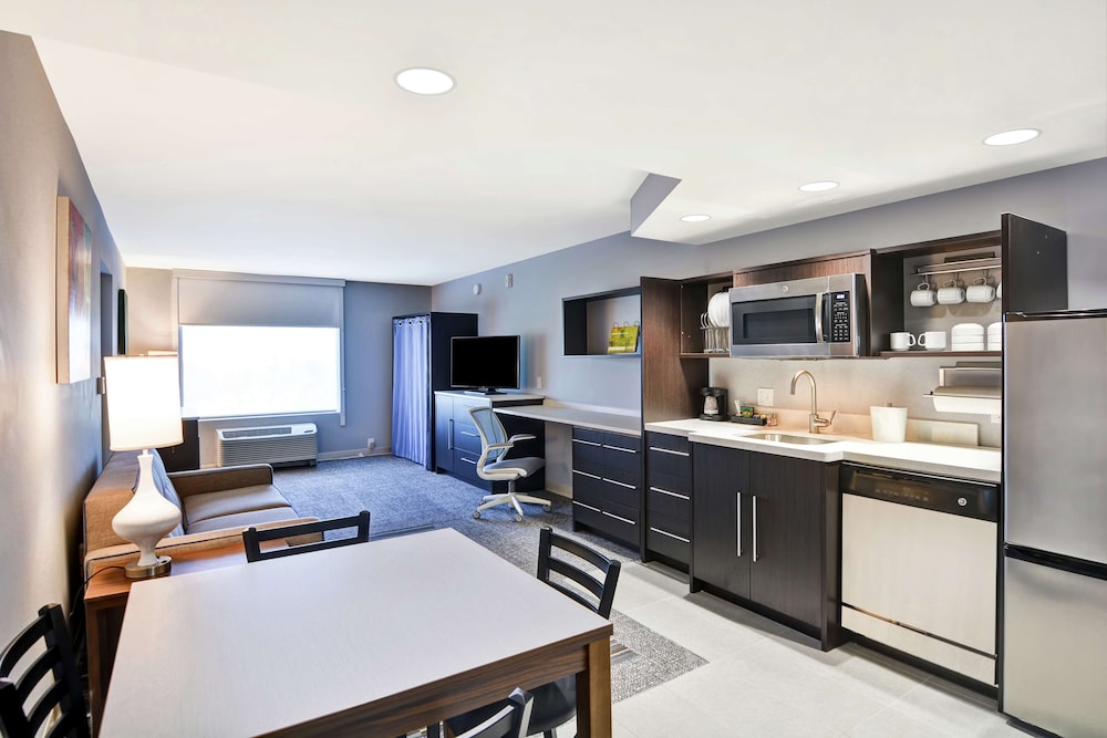 Home2 Suites By Hilton Miramar Ft Lauderdale 33/53