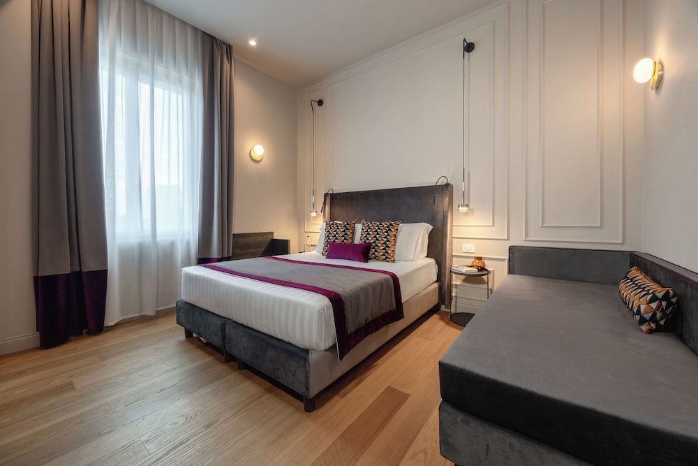Rental In Rome Pinciana Deluxe 6/22