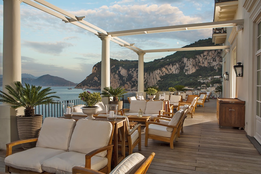 Jk Place Capri 22/50