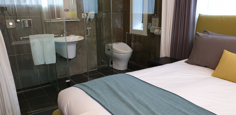 Cocomo Hotel And Gallery 12/54