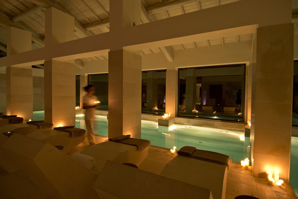 swimming pool spa