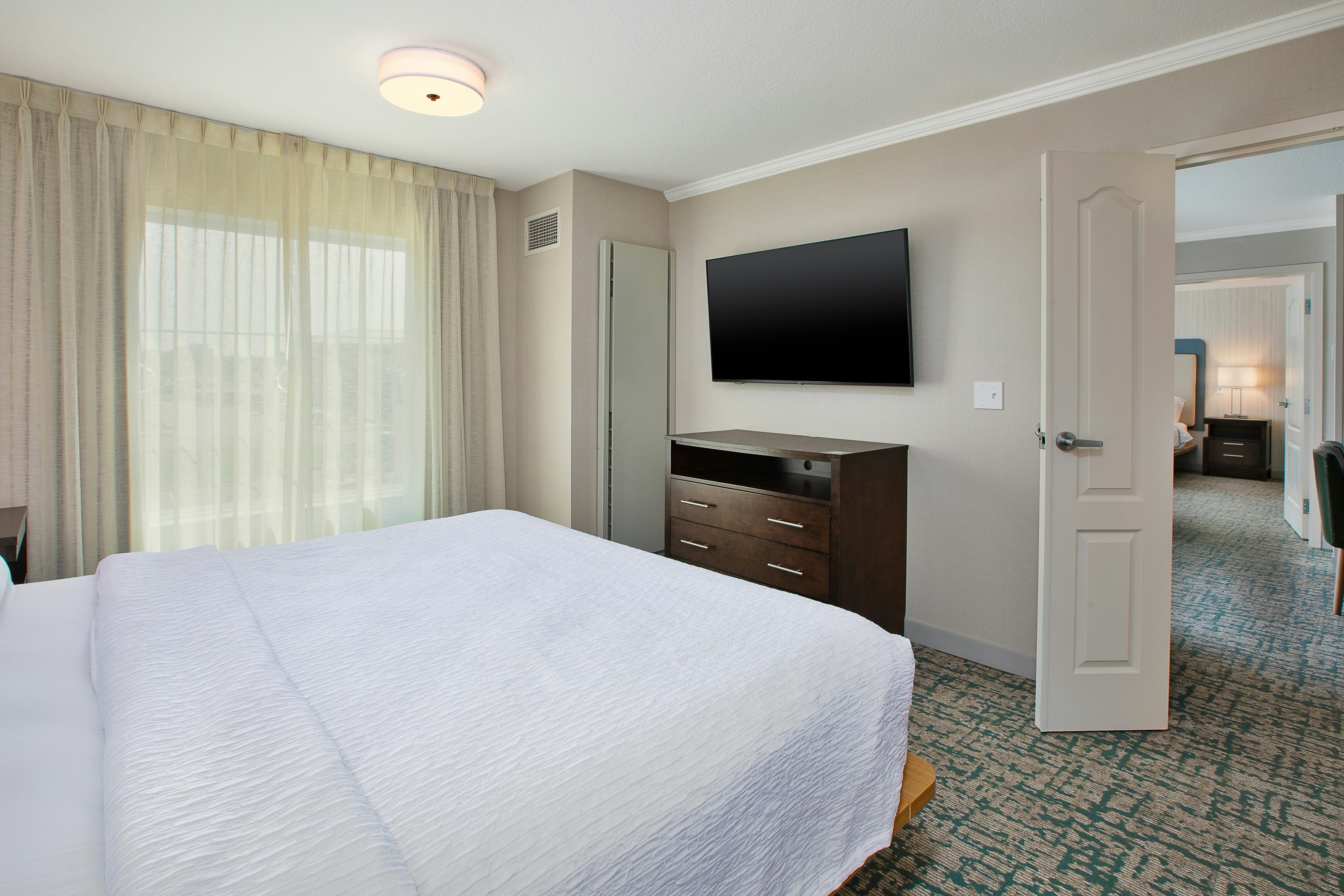 STUDIO, SUITE, QUEEN BED
