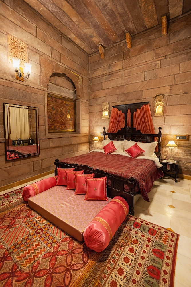 Amritara Manak Haveli, Jodhpur 31/63