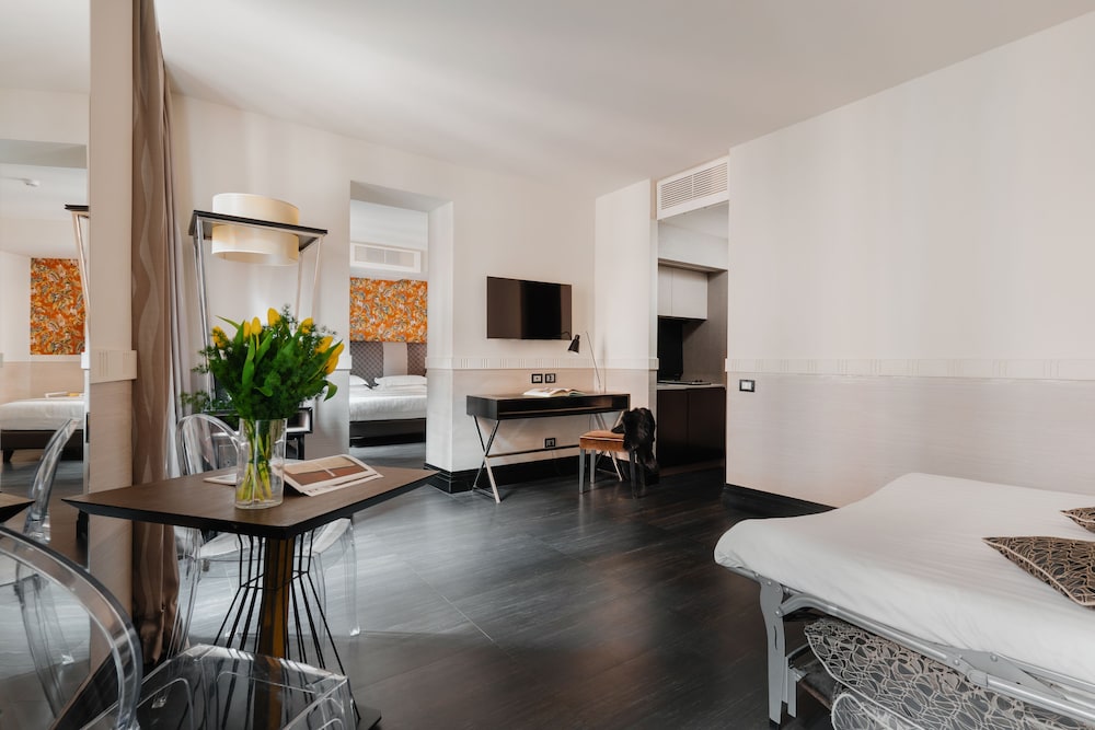 Unica Suite Rome 56/63