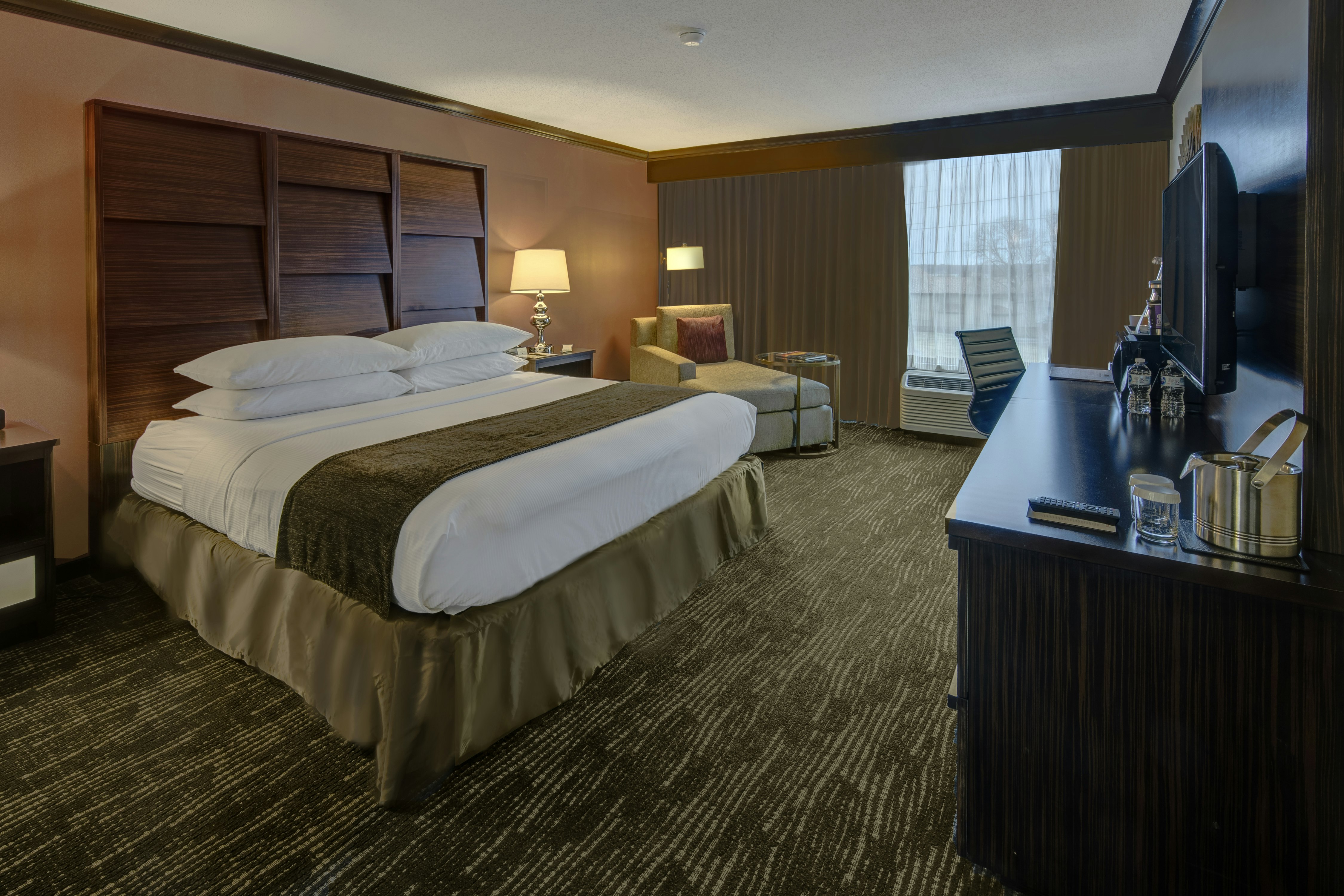 Doubletree By Hilton Hotel Decatur Riverfront 5/23