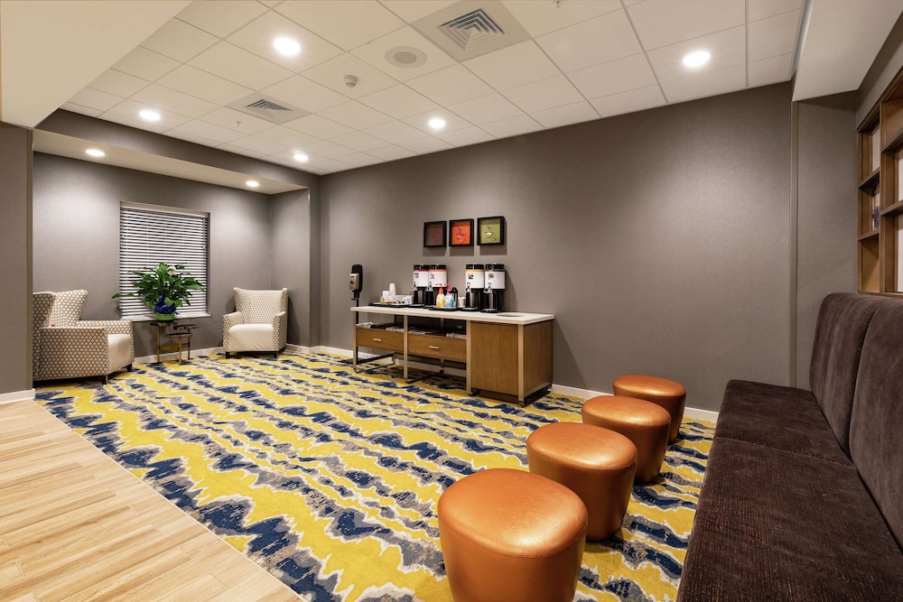 Hampton Inn & Suites Columbia Killian Road 61/78