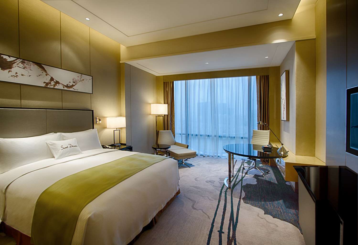 غرفة تنفيذية بسرير كينج مع دخول الصالة، Doubletree By Hilton Heyuan 2/2