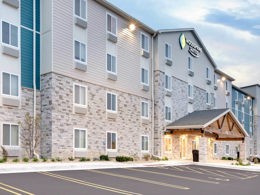 WoodSpring Suites Chicago Darien 23/29