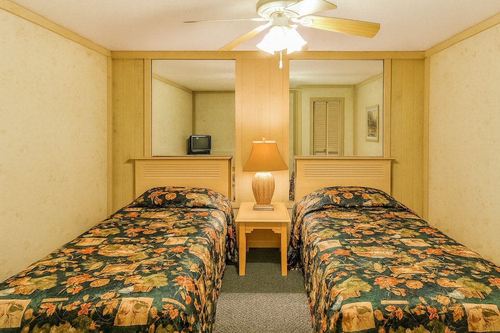 Smoketree Lodge, a VRI resort 56/70