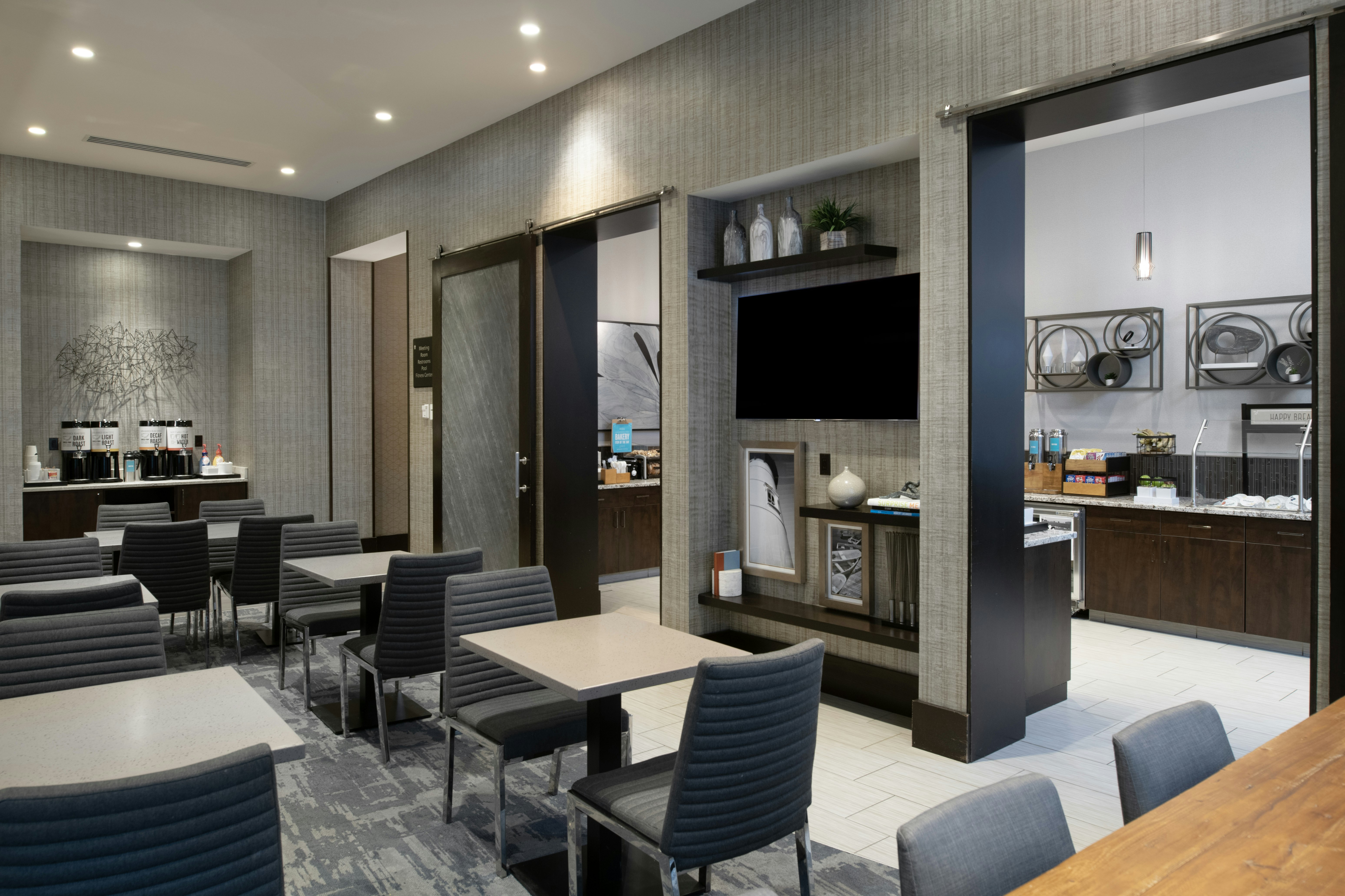 Hampton Inn & Suites Portsmouth Downtown 53/56