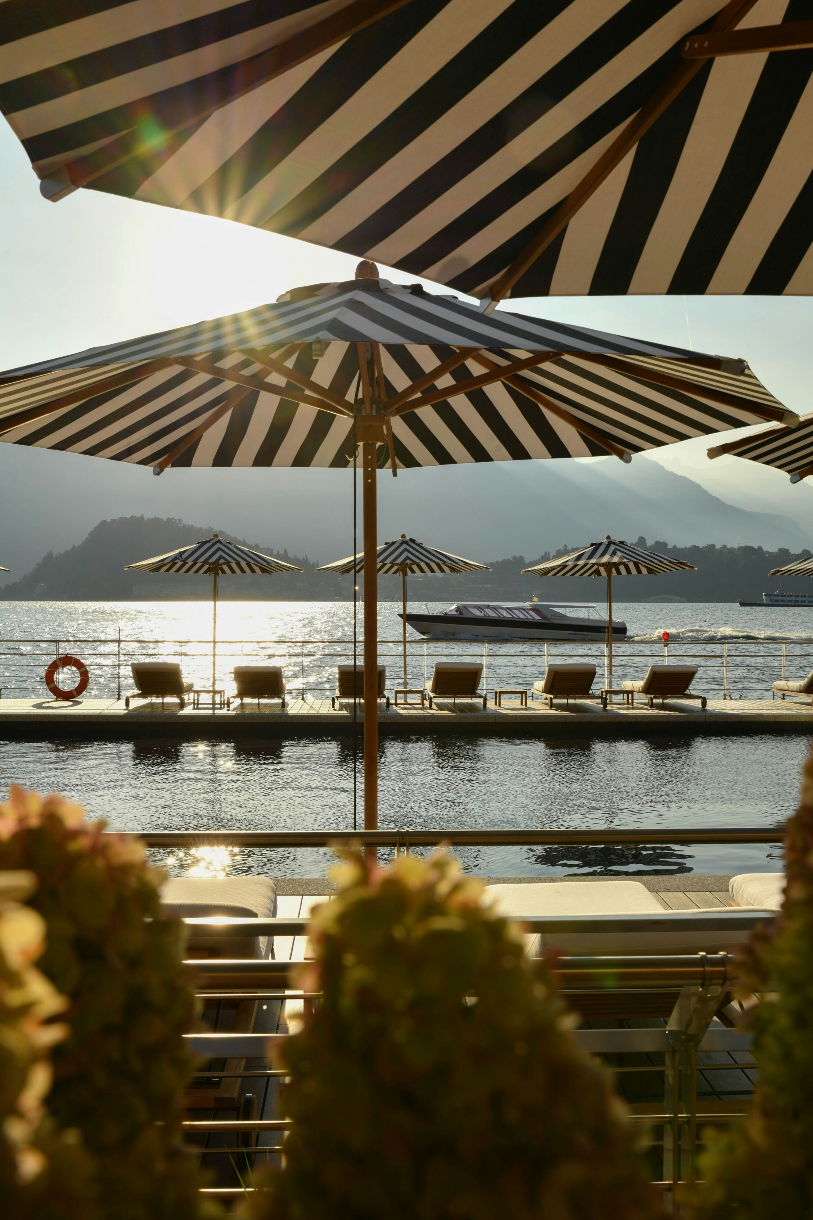 The Lake Como EDITION 2/26